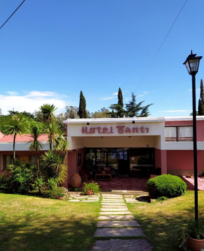 alojamiento en tanti Hotel Tanti
