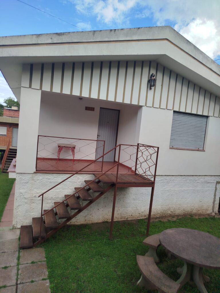 alojamiento en tanti Perez María Cristina-Alojamientos Tanti