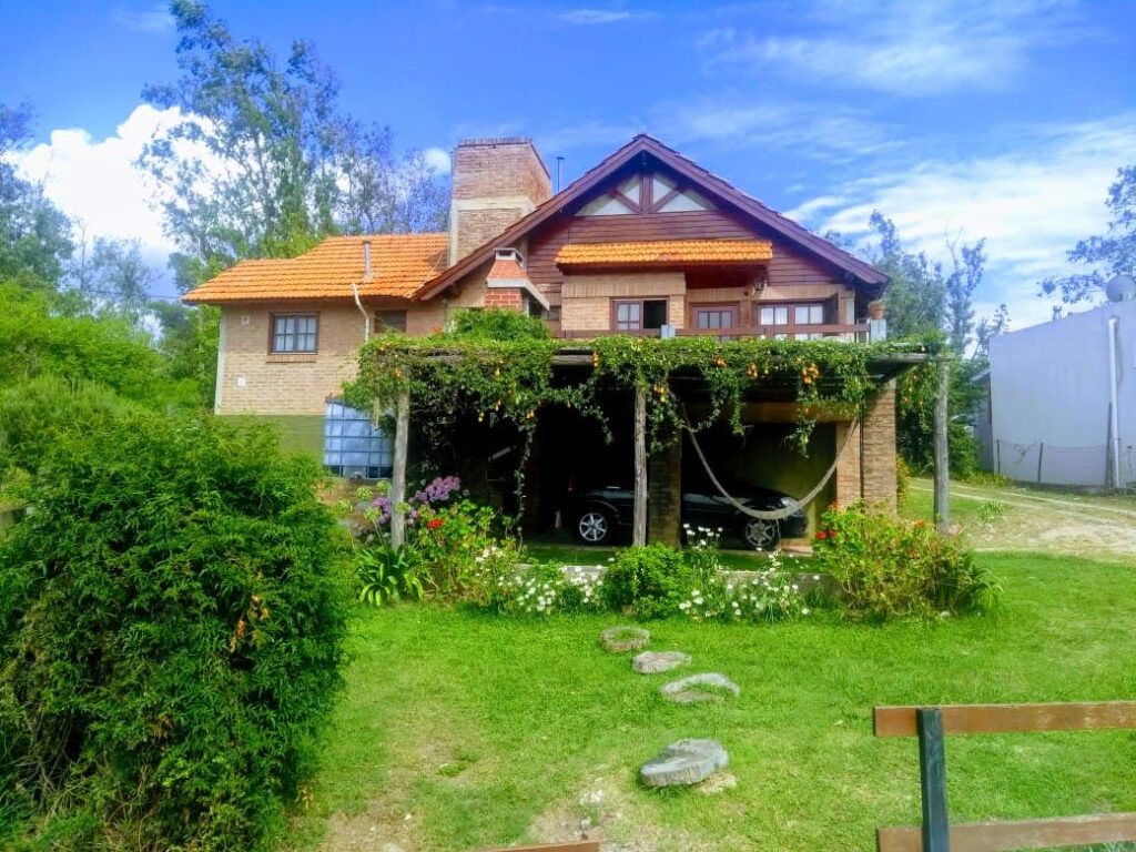 alojamiento en tanti Mónica Rios  -El Garbato