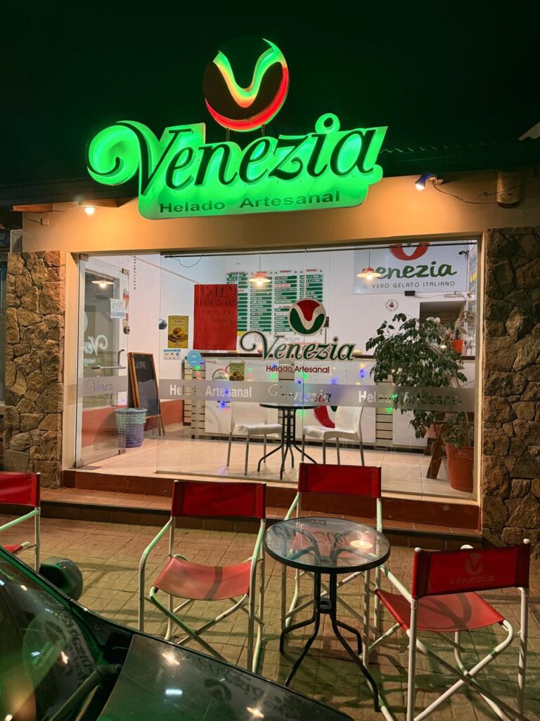restaurant en tanti Heladeria Venezia Tanti